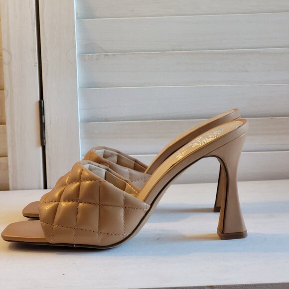 $59 NWT (6.5 & 9) Vince Camuto Diamond Quilted Leather Mule - Picture 4 of 7